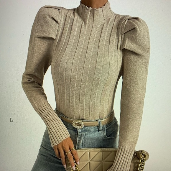 🔥👀Fitted Mock Neck Knit Pullover Sweater-Bell Sleeves- Specialty Hem- Size M/L - Picture 3 of 6